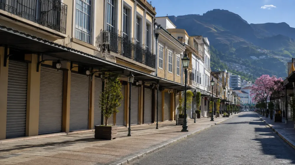 Comércio de Nova Friburgo ficará fechado na segunda-feira (17)
